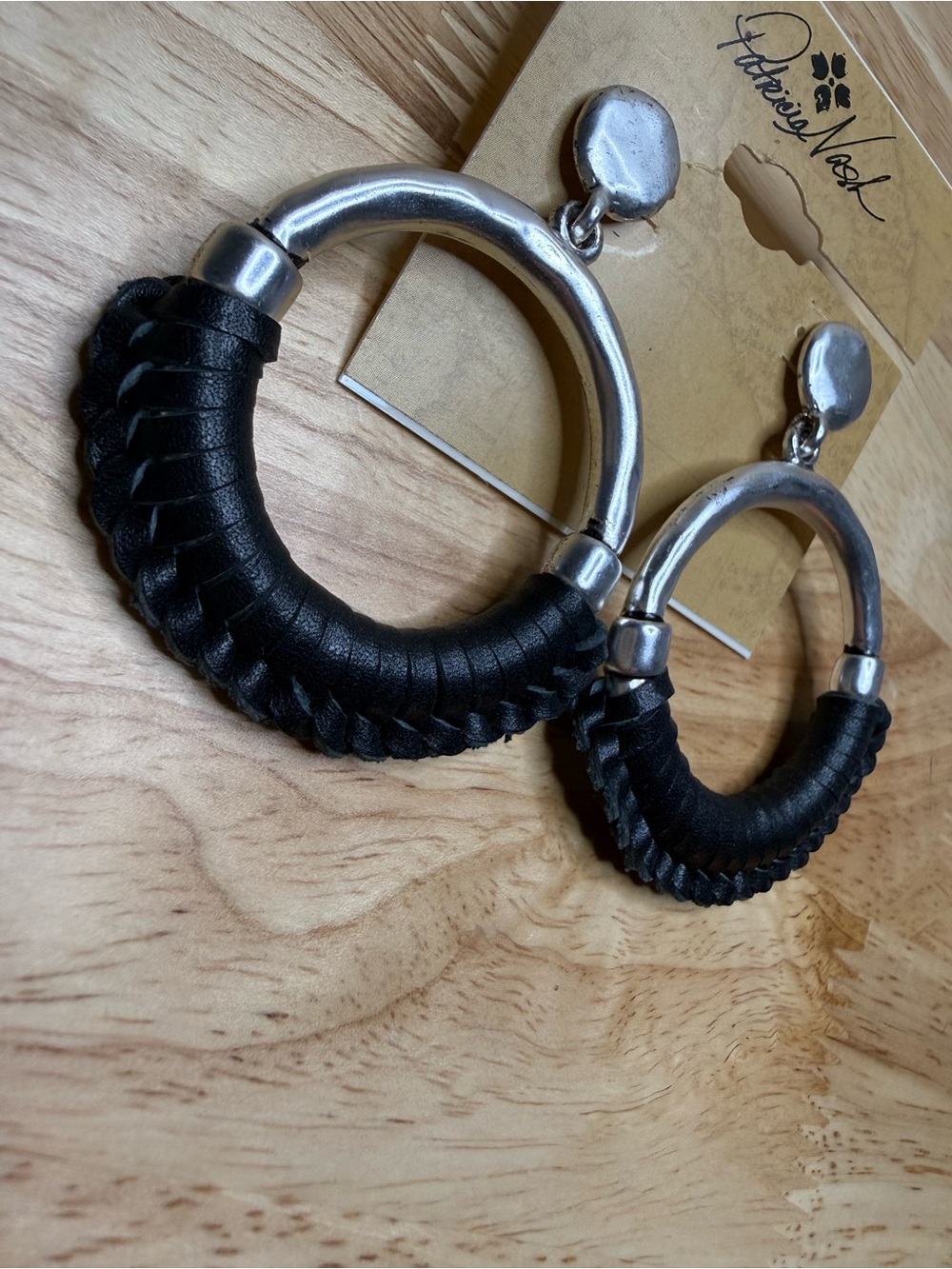 Patricia Nash Margaux Earrings Black Leather Silver Ox Door Knocker NWT $38 - Picture 3 of 8